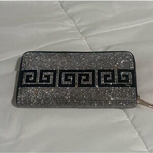 Rhinestone Crystal Zip Wristlet Clutch in Silver & Black